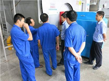 Henan Yuntian efectuează inspecții de siguranță pentru instalațiile de macara de vară Henan Yuntian conducts summer crane equipment safety inspections.jpg